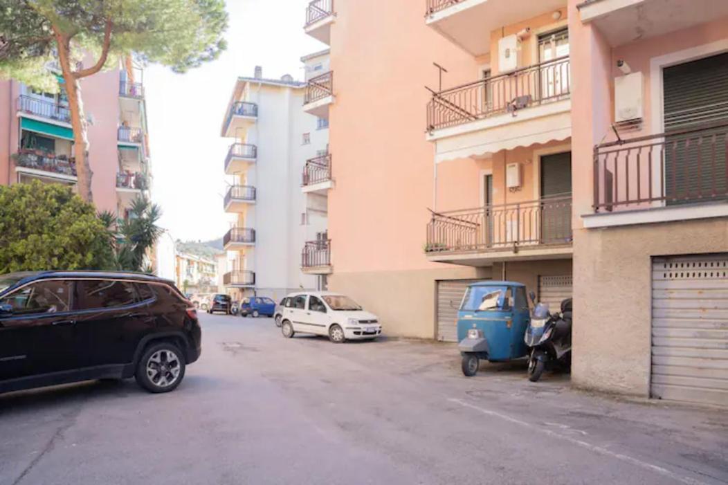 021 - Casa Ponente Con Terrazzo - Centro Citta, Carruggio E Mare Baia Del Silenzio A 500 M *